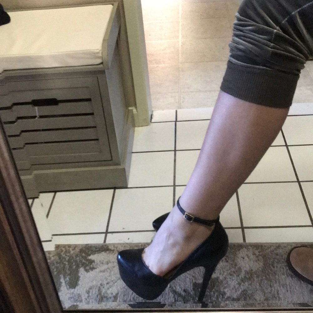 🎀Steve madden platform black leather heels🎀